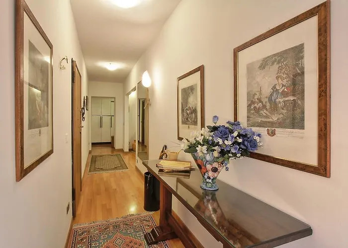 Old Town Apartment *