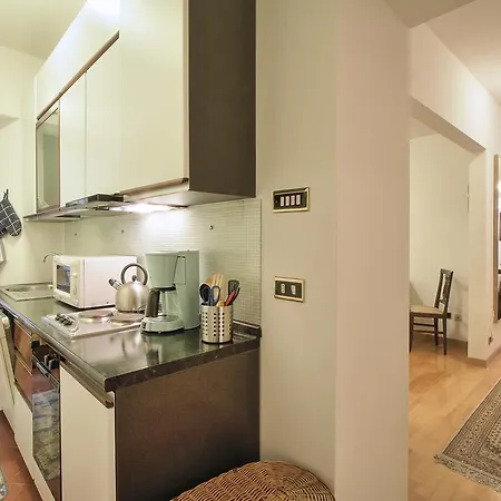 Old Town Apartment *