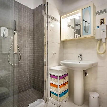 Old Town Apartment *